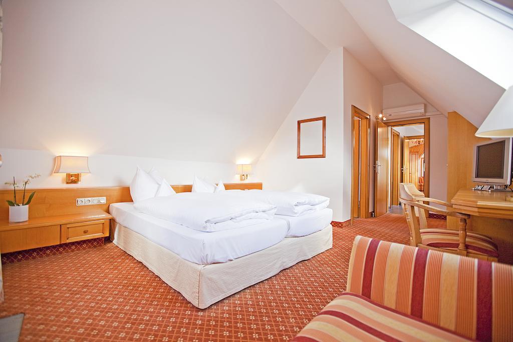 Hotel Krone Ohg Gerlingen Quarto foto